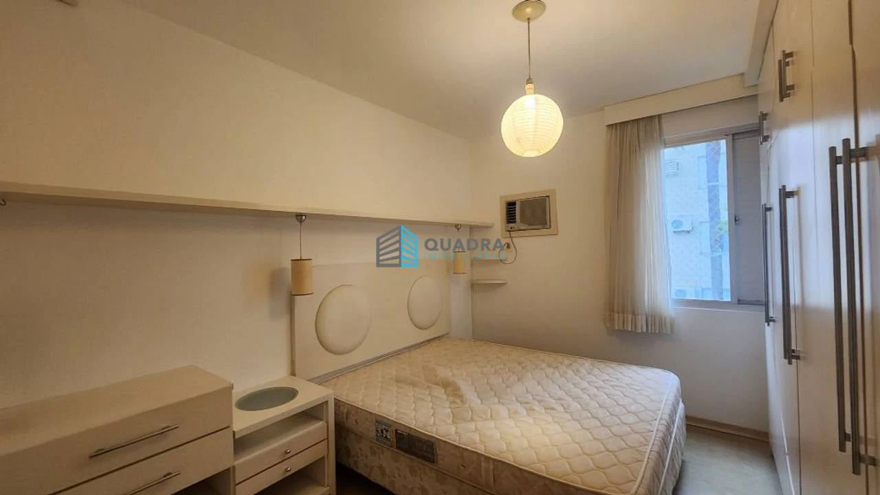Departamento con piso de madera o laminado en Florianópolis — photo 15
