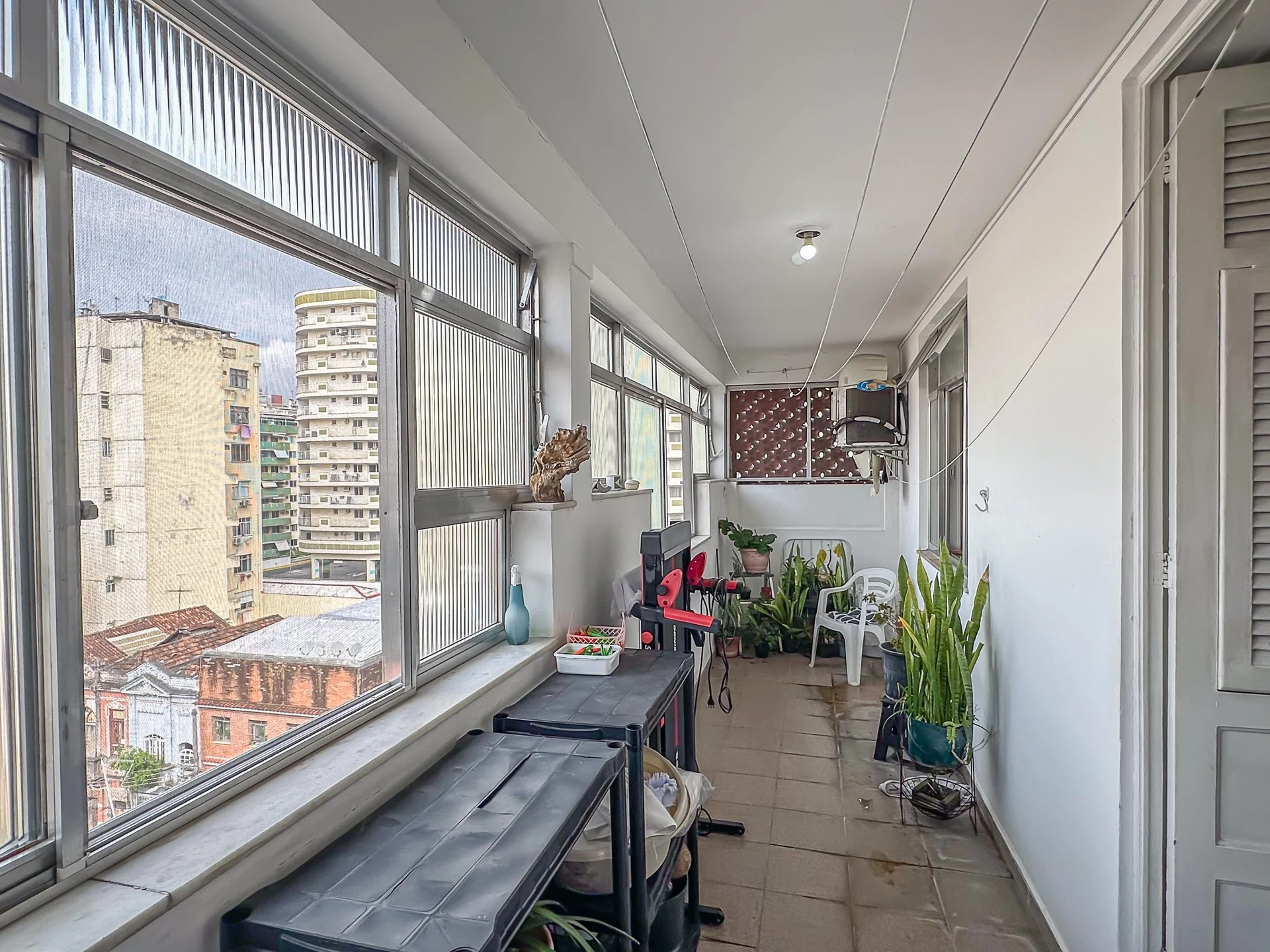Furnished 2-bedroom apartment with a balcony — photo 33
