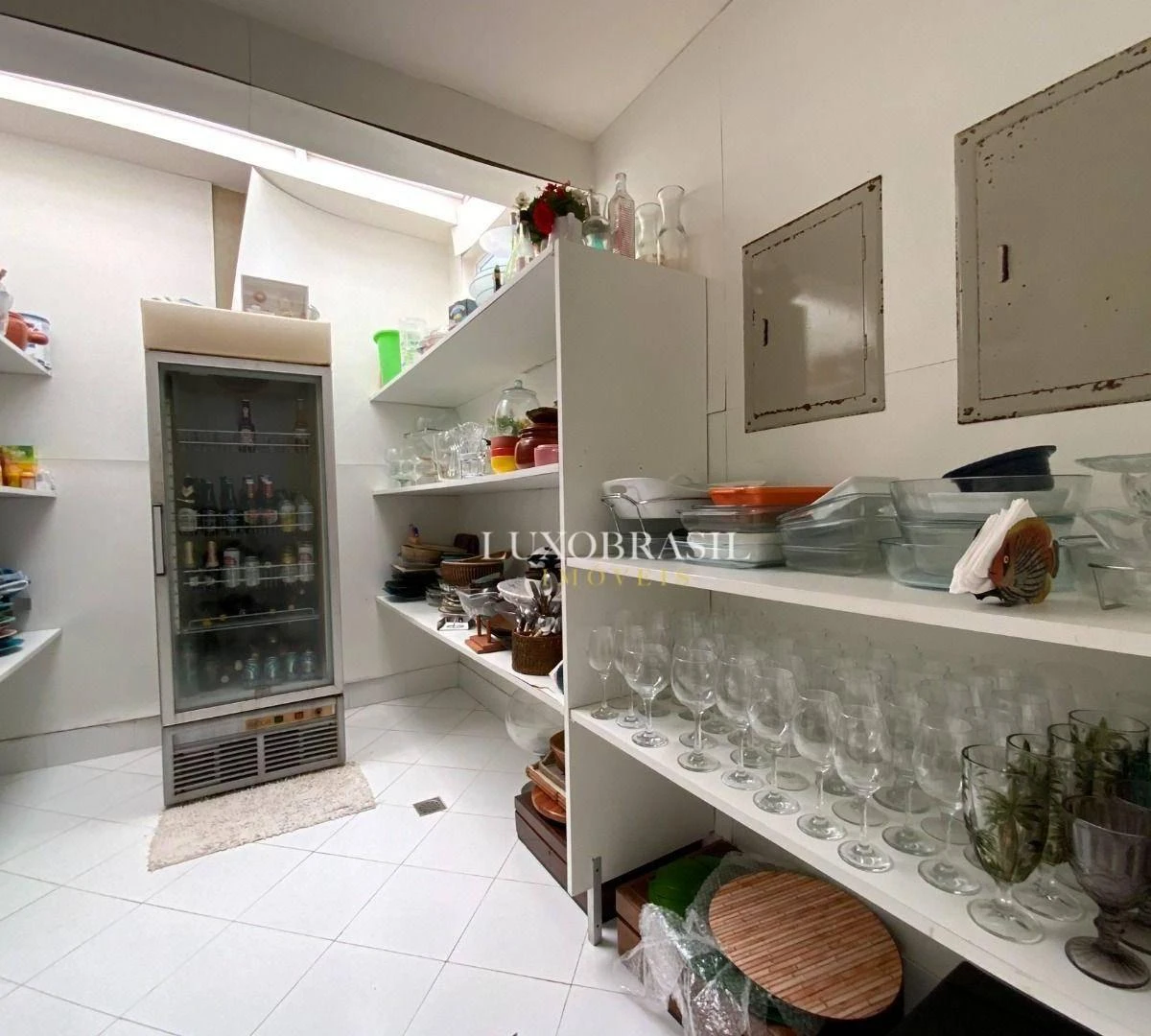 Apartment with 4 suites and access to shared pool — photo 28