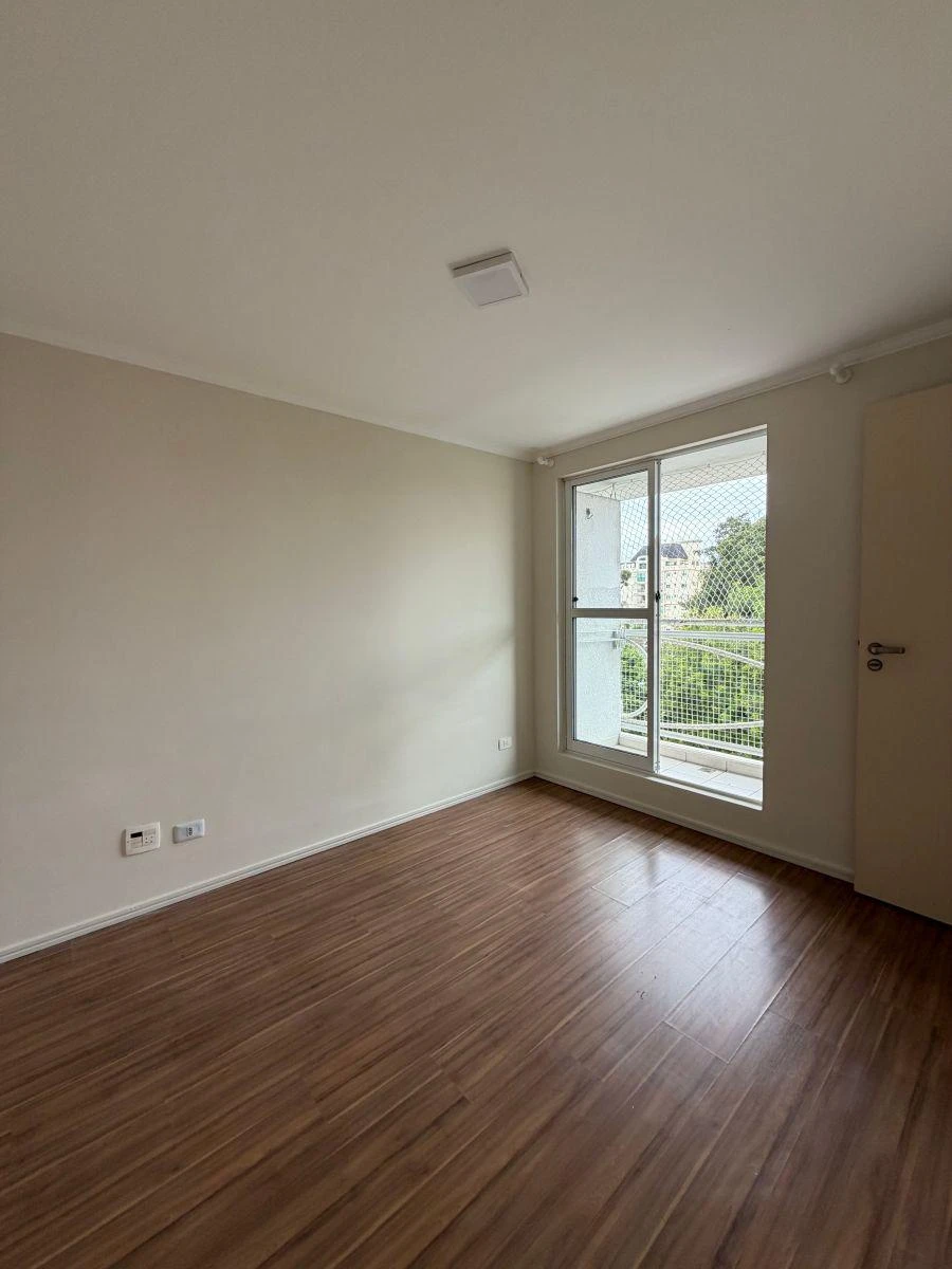 Departamento con piso de madera o laminado en Curitiba — photo 6