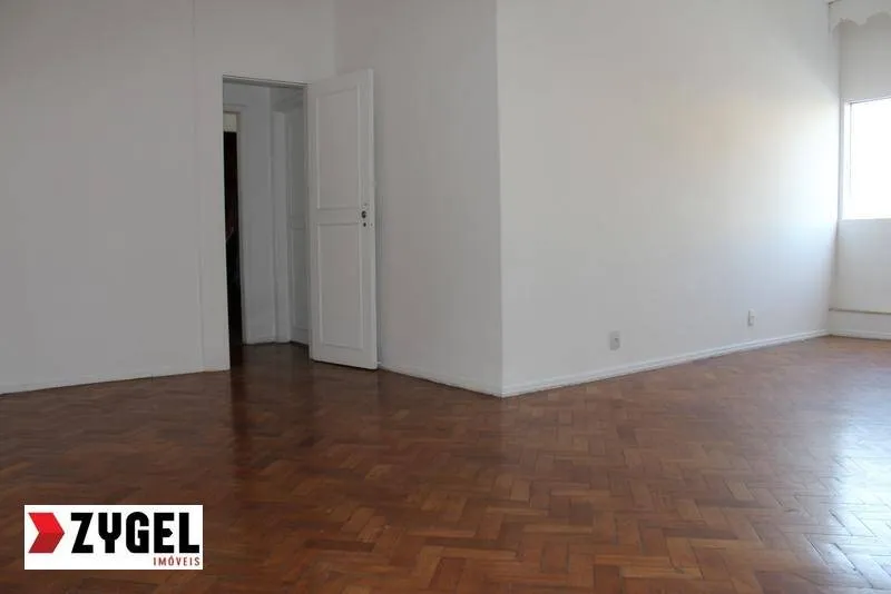 2-bedroom apartment with a closed-off kitchen — photo 6