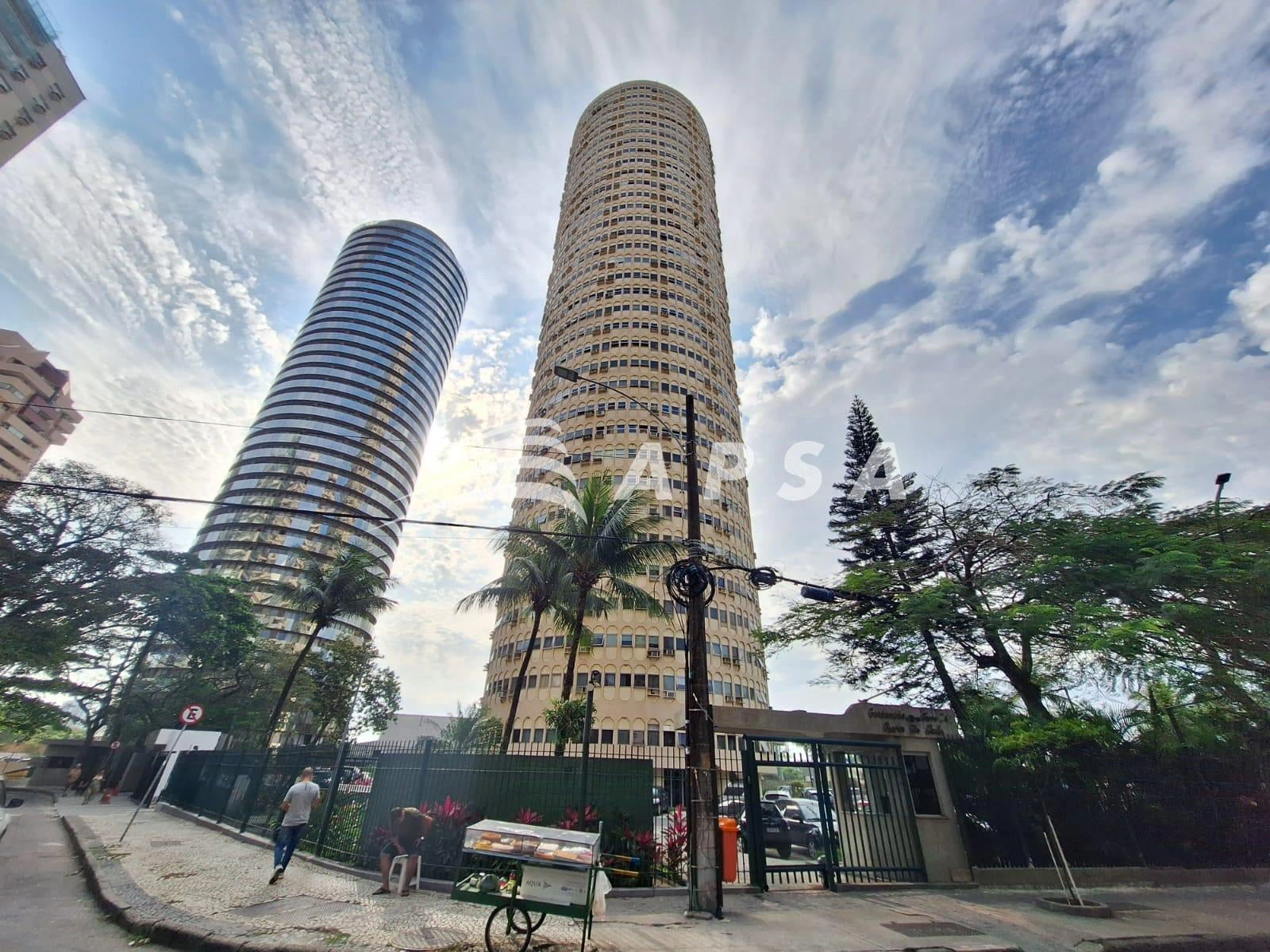 Apartamento de 1 quarto com janelas do piso ao teto — photo 11