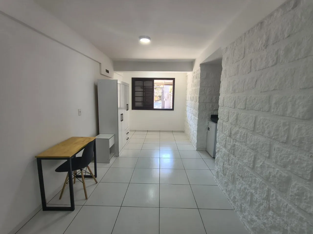 Estudio amueblado de 1 dormitorio con chimenea y 25 m² — photo 2