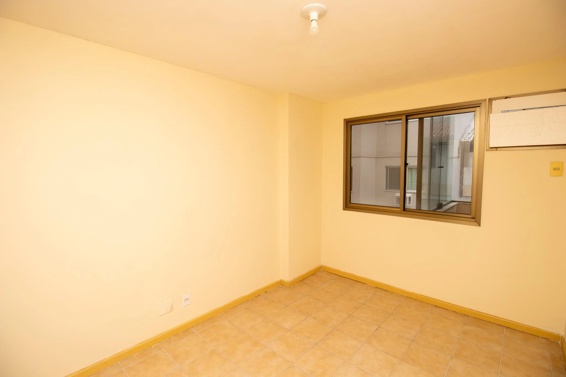3-bedroom apartment, 1 with its own bathroom, 100 m² — photo 22