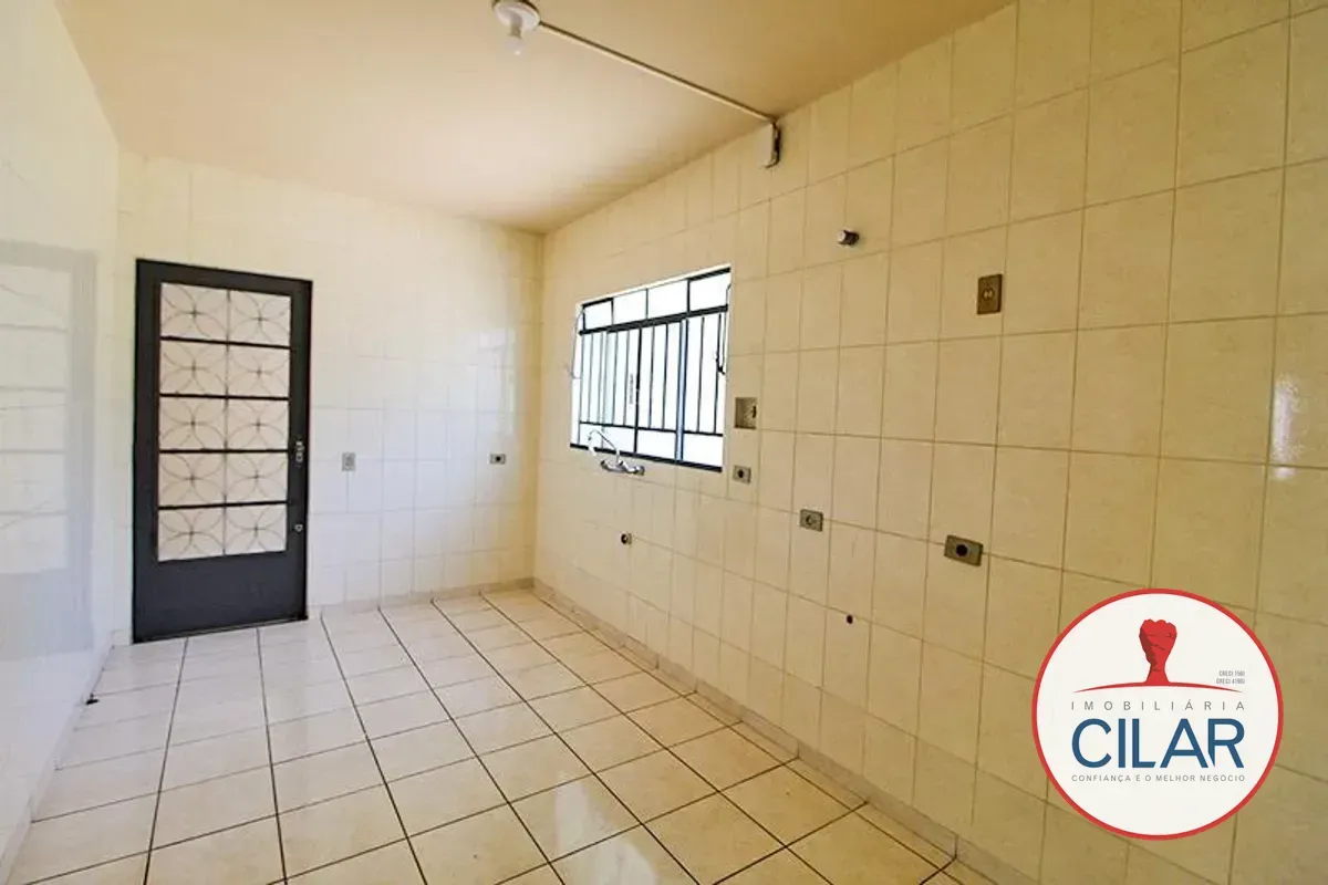Bathtub in a 4-bedroom house, 280 m² — photo 8