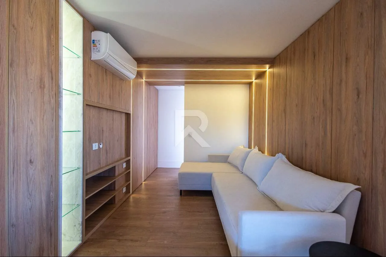 Furnished 2-bedroom apartment with glass balcony and 2 spots