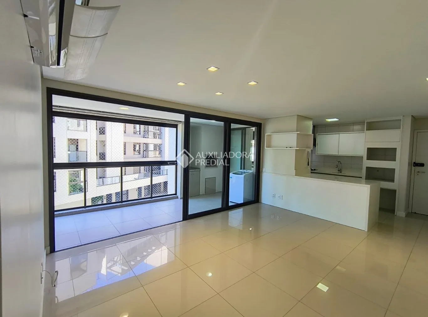 3-bedroom apartment with private BBQ and garden patio
