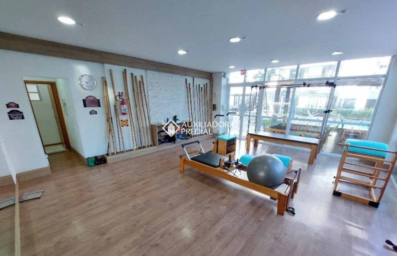 Apartment with open-plan kitchen and private garden — photo 9