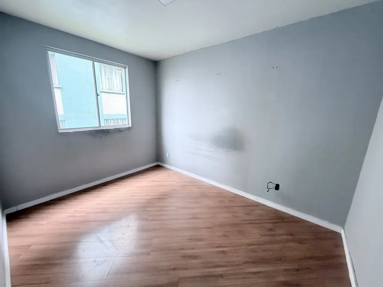 Wood or laminate floors in a 2-bedroom apartment, 42 m² — photo 11