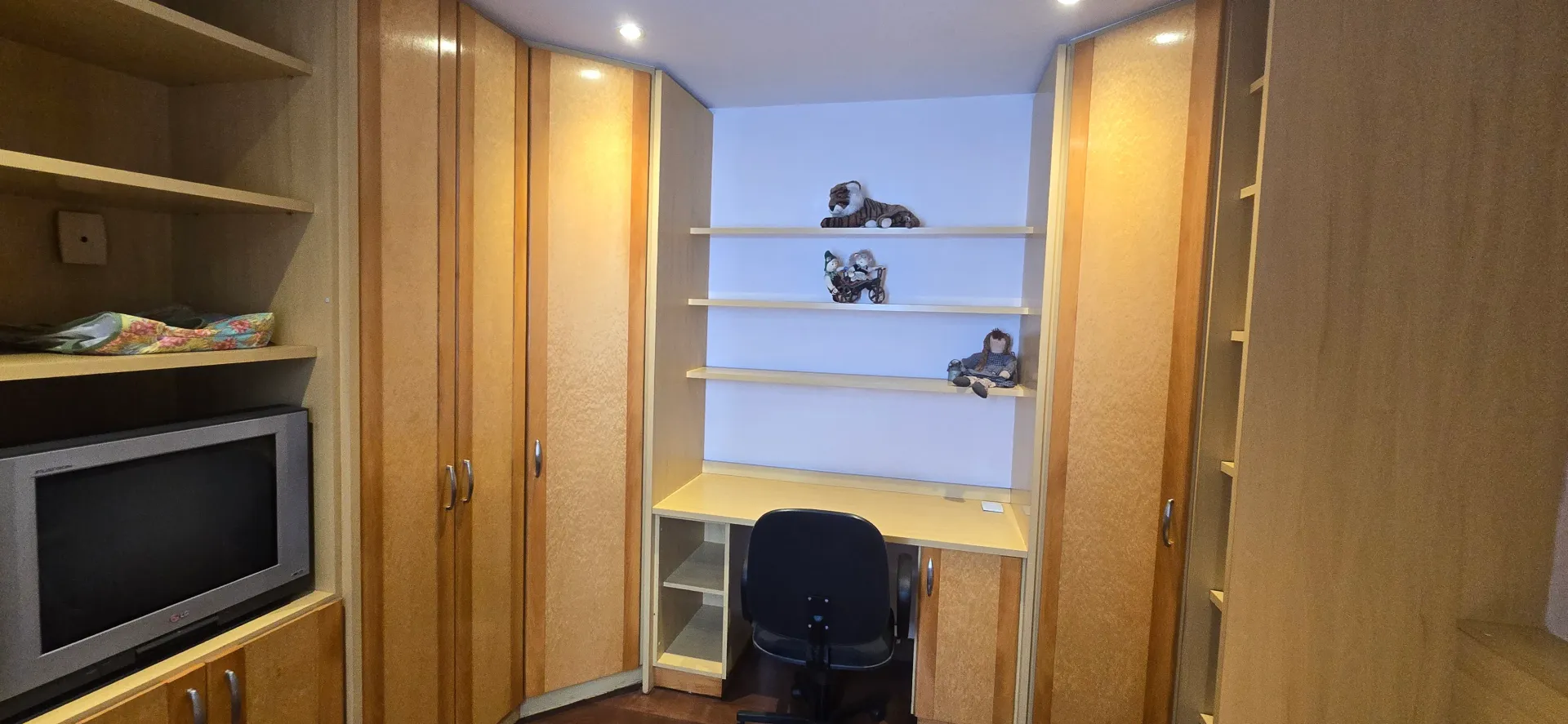 Penthouse with 4 bedrooms and 3 bathrooms — photo 20