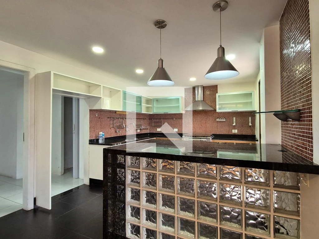 3-bedroom apartment with a balcony and 3 bathrooms — photo 9