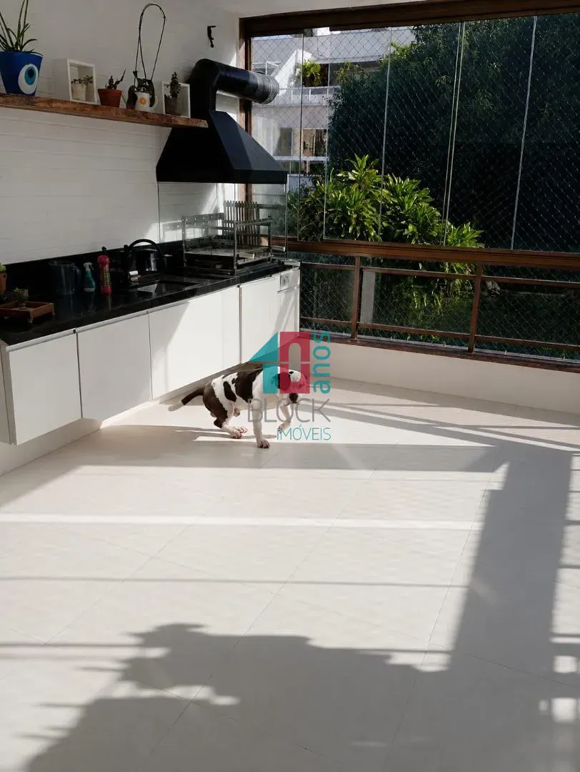 4-bedroom apartment with a washing machine — photo 17