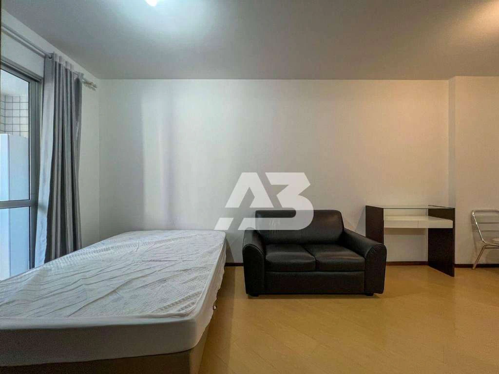Furnished 1-bedroom apartment with a balcony — photo 4