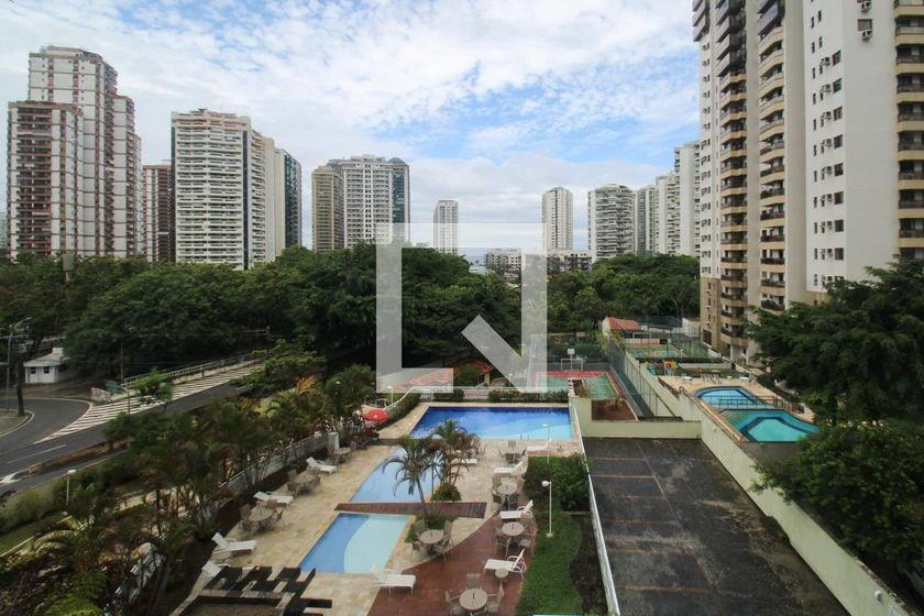 Apartamento mobiliado de 2 quartos com varanda e vaga — photo 8