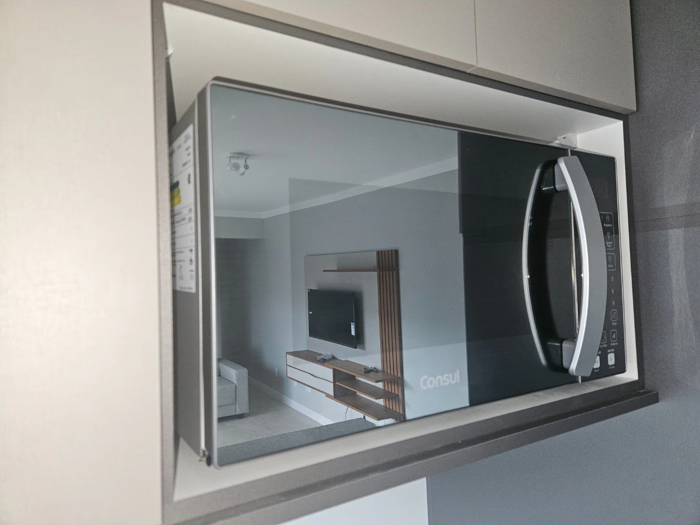 Furnished 2-bedroom apartment with a gas open-plan kitchen — photo 10