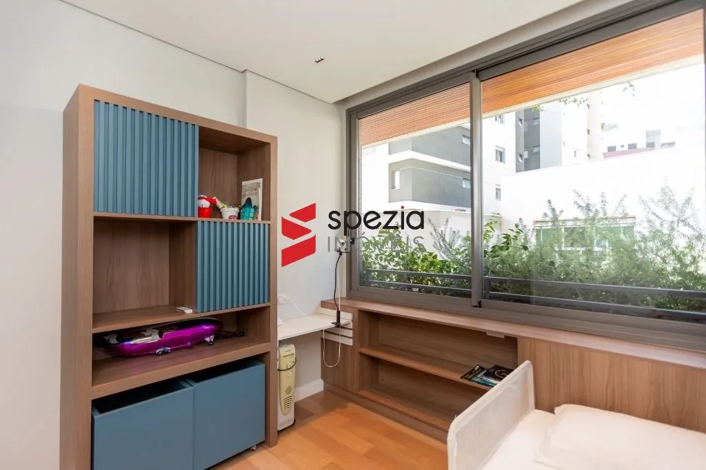 3-bedroom apartment with a grill on the balcony in Curitiba — photo 50