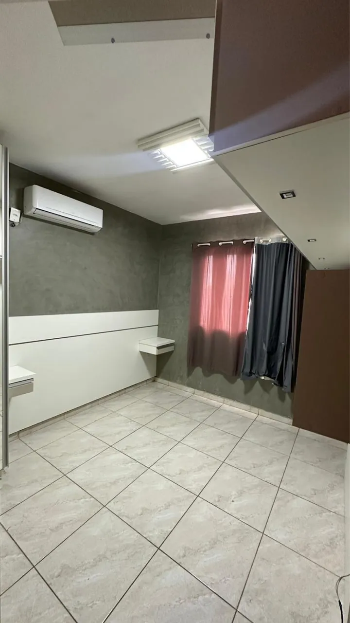 Unfurnished 2-bedroom apartment with open-plan kitchen — photo 3