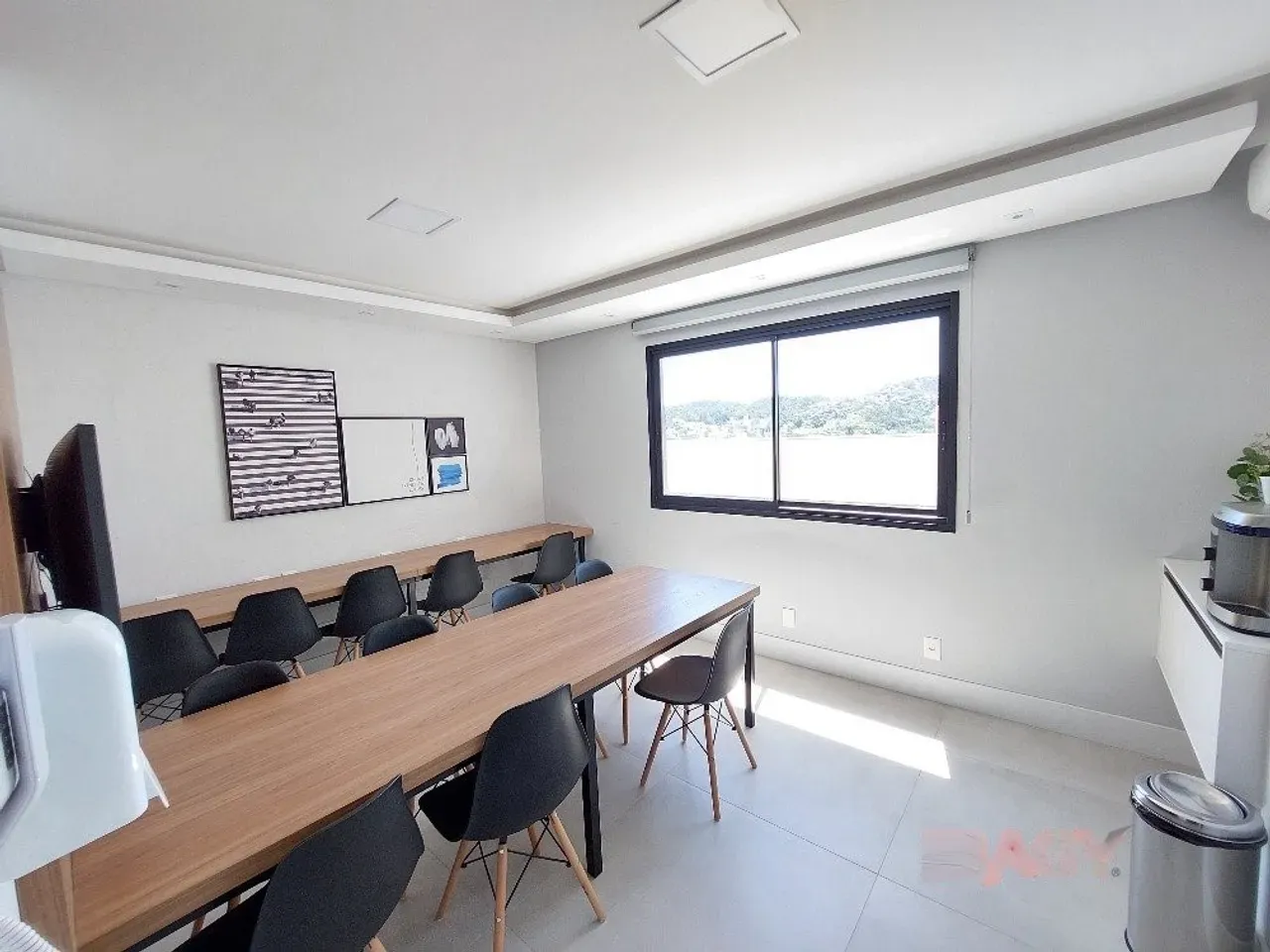 Furnished 1-bedroom apartment with a private garden — photo 22