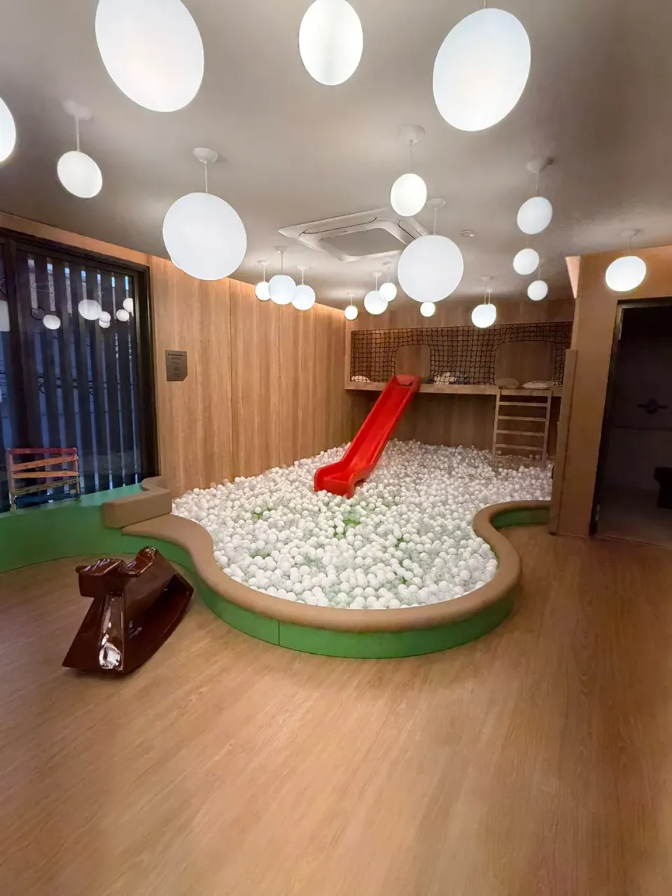 Apartamento com 4 quartos e 3 banheiros e varanda — photo 16