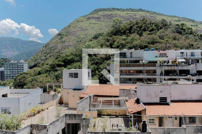 Rental apartment with 100 m², 3 bedrooms and 3 baths — photo 4