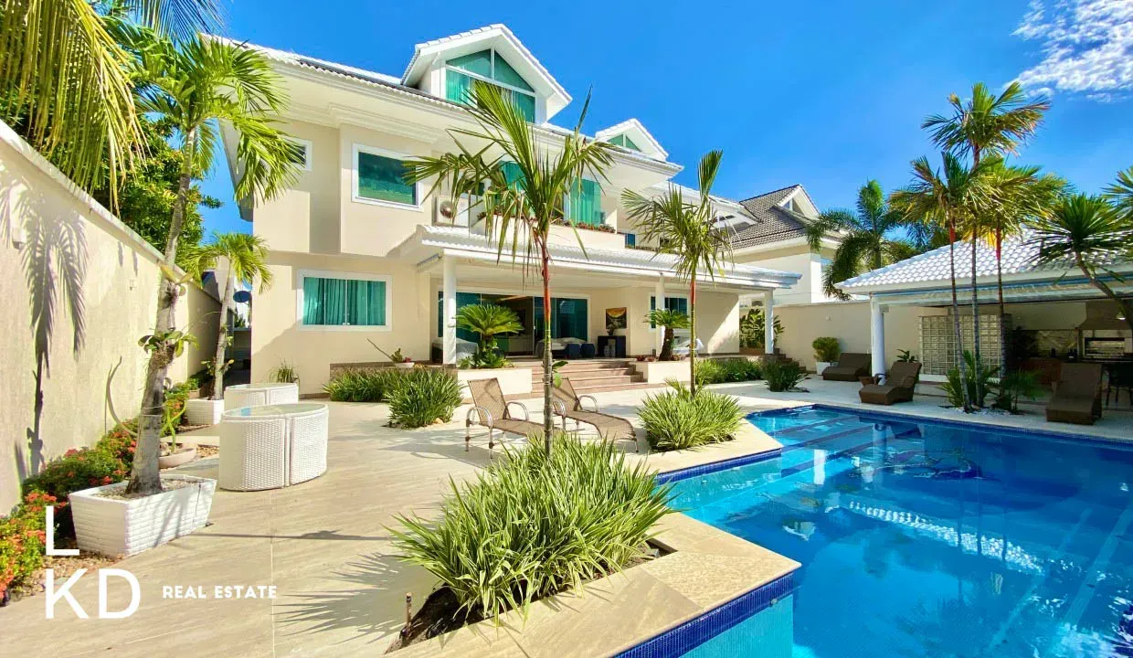 Unfurnished house with 5 bedrooms and 5 bathrooms — photo 3