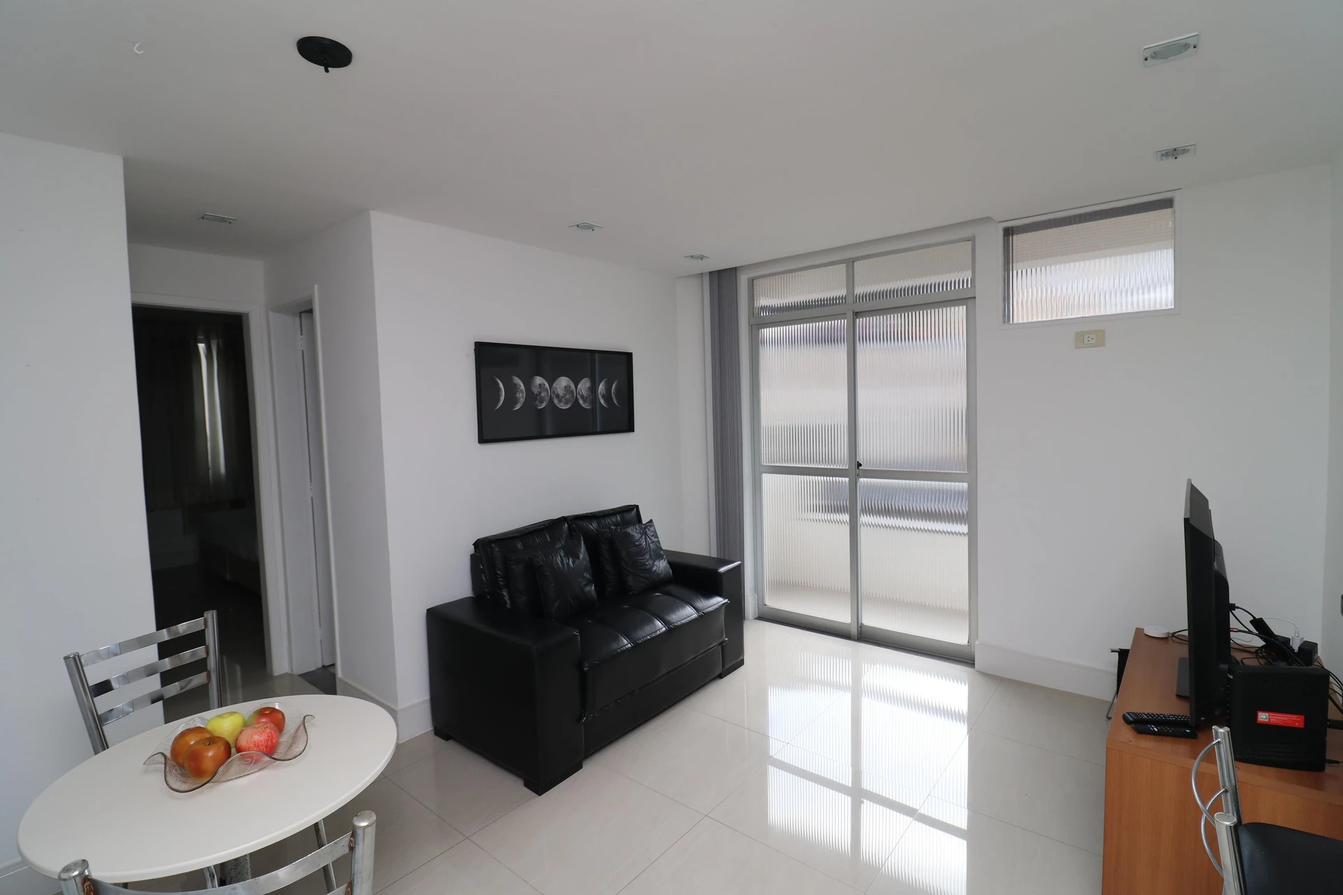 One-bedroom apartment with a home office in Rio de Janeiro — photo 13