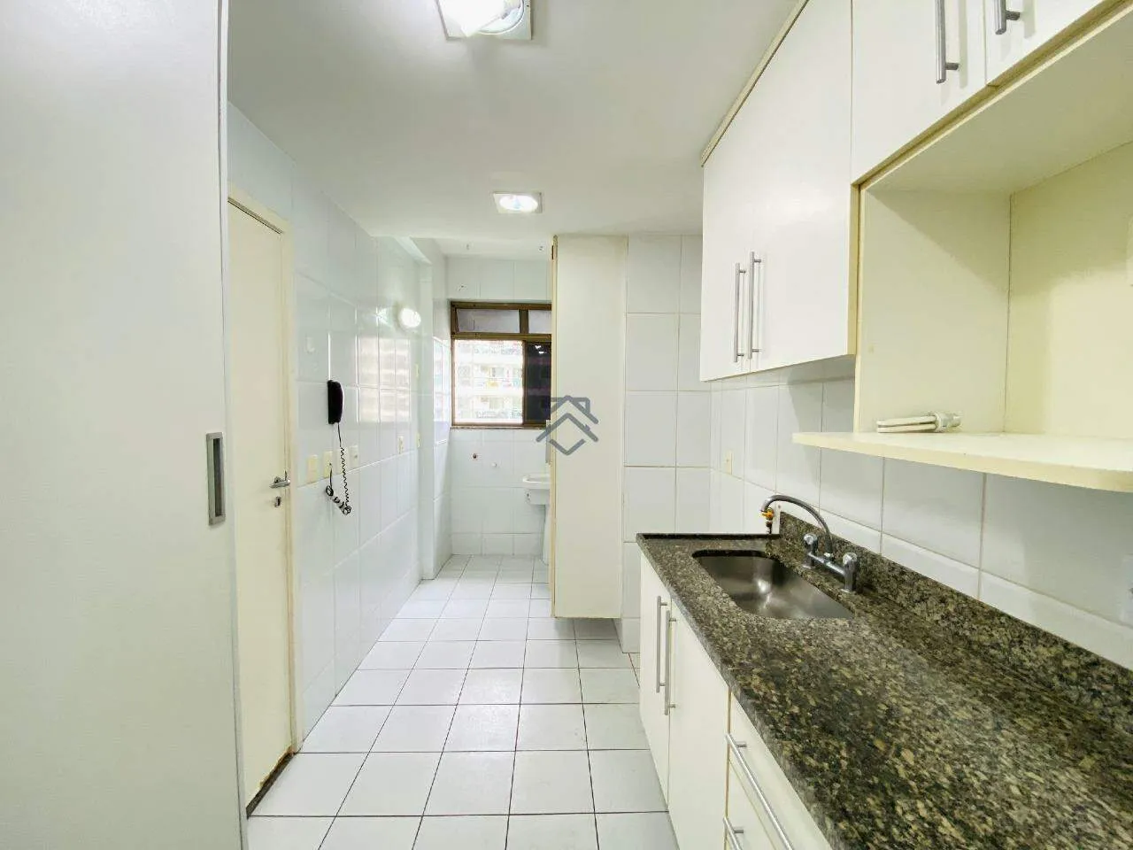 Unfurnished 2-bedroom apartment with 2 bathrooms — photo 15