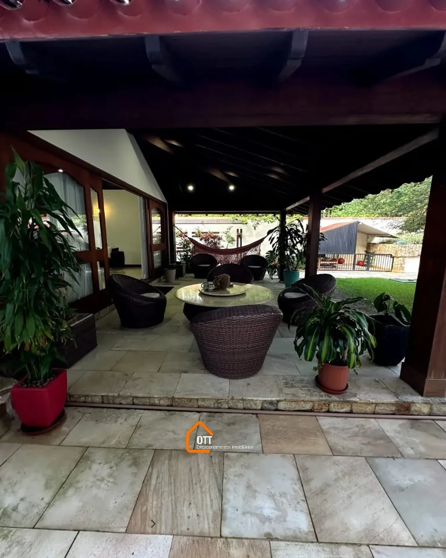 Casa com varanda e churrasqueira 5 quartos e 5 banheiros — photo 44