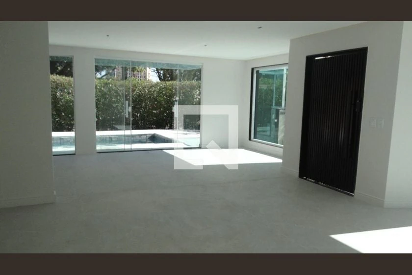 House, 384 m², with floor-to-ceiling windows — photo 2