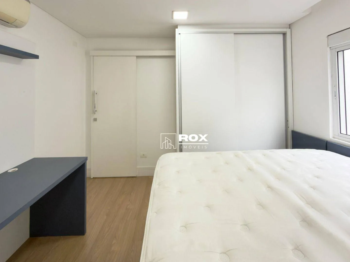 Furnished 322 m² house with 3 bedrooms and private garden — photo 36
