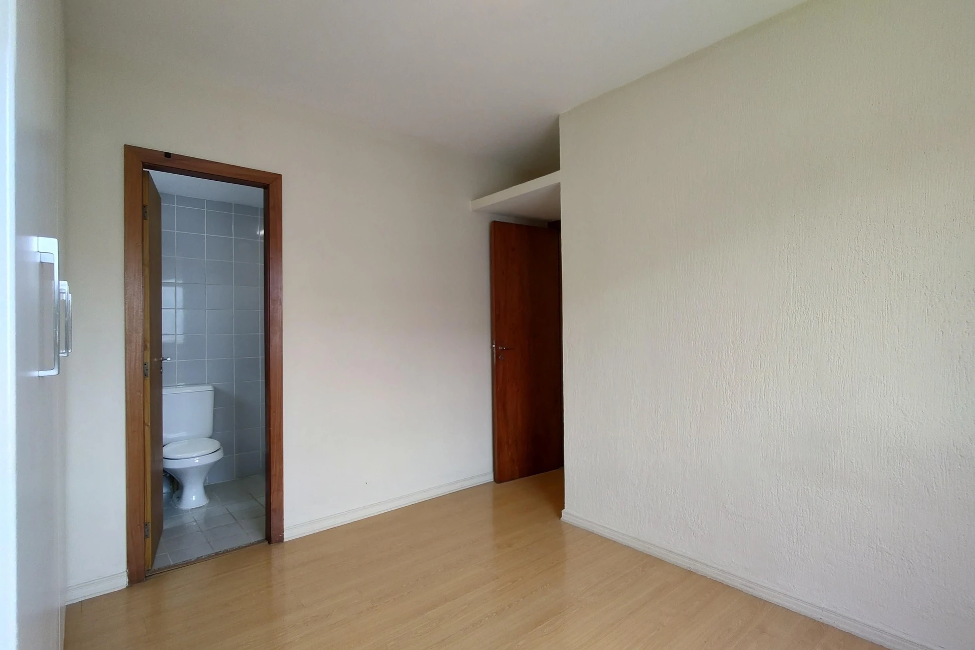 99 m² apartment with a water view and a washing machine — photo 26