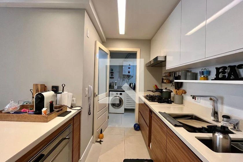Furnished 3-bedroom apartment with open kitchen — photo 32