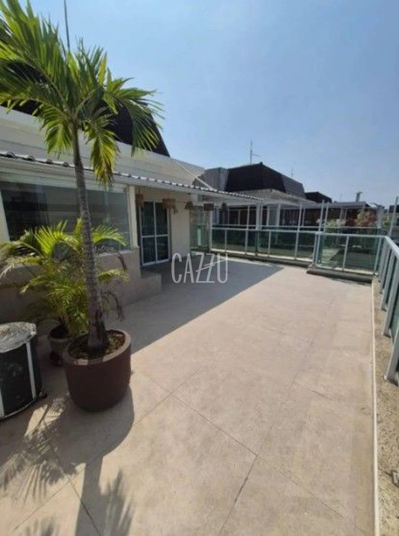 3-bedroom apartment with a mountain view — photo 5