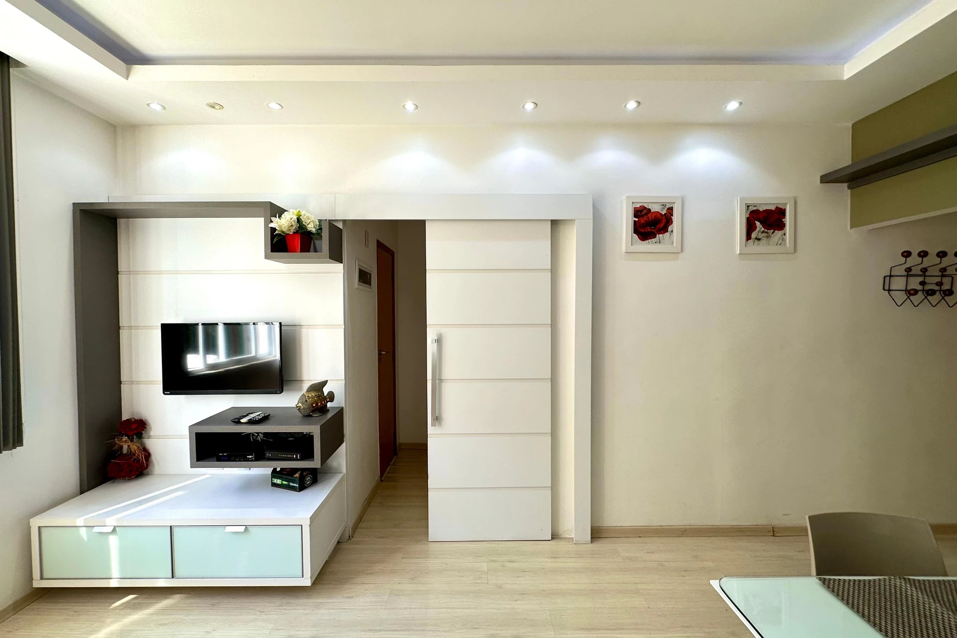 Apartamento mobiliado de 1 quarto com cozinha integrada — photo 25