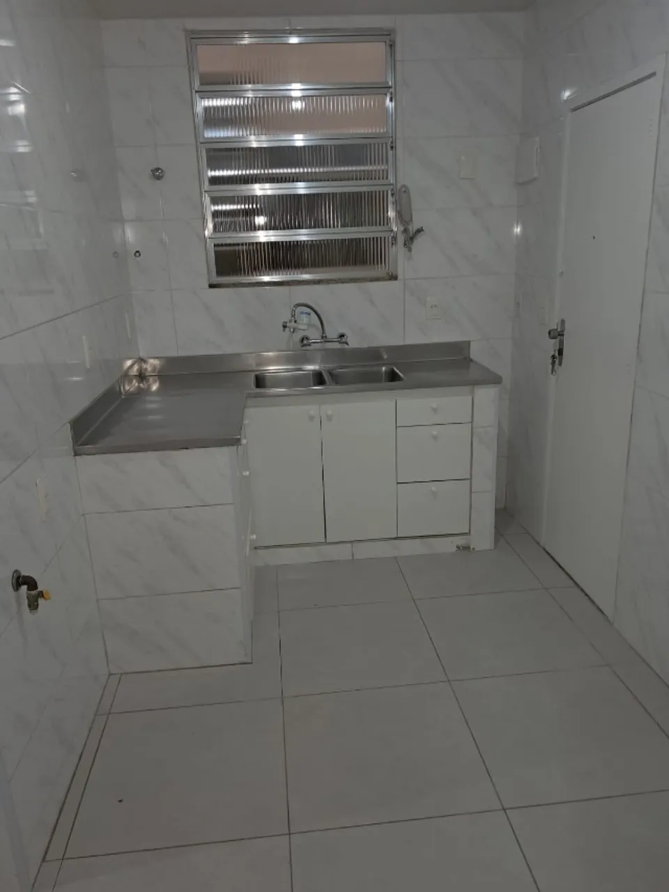 Apartment, 85 m², with wood or laminate floors — photo 7