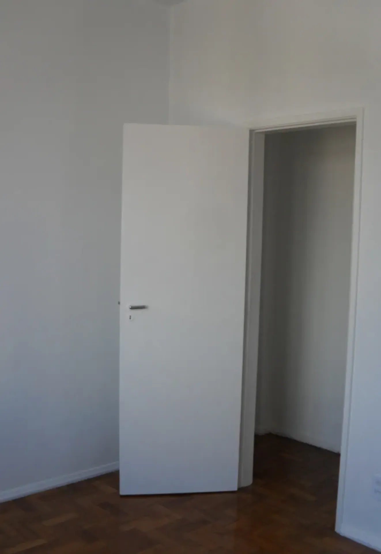 Apartment, 81 m², with wood or laminate floors — photo 17