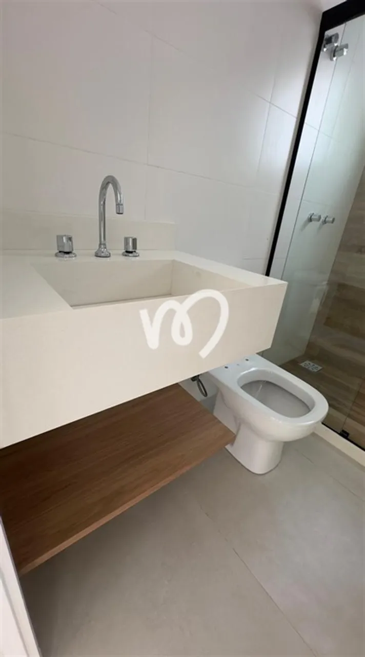 Casa com 4 quartos e 5 banheiros e cozinha integrada — photo 3