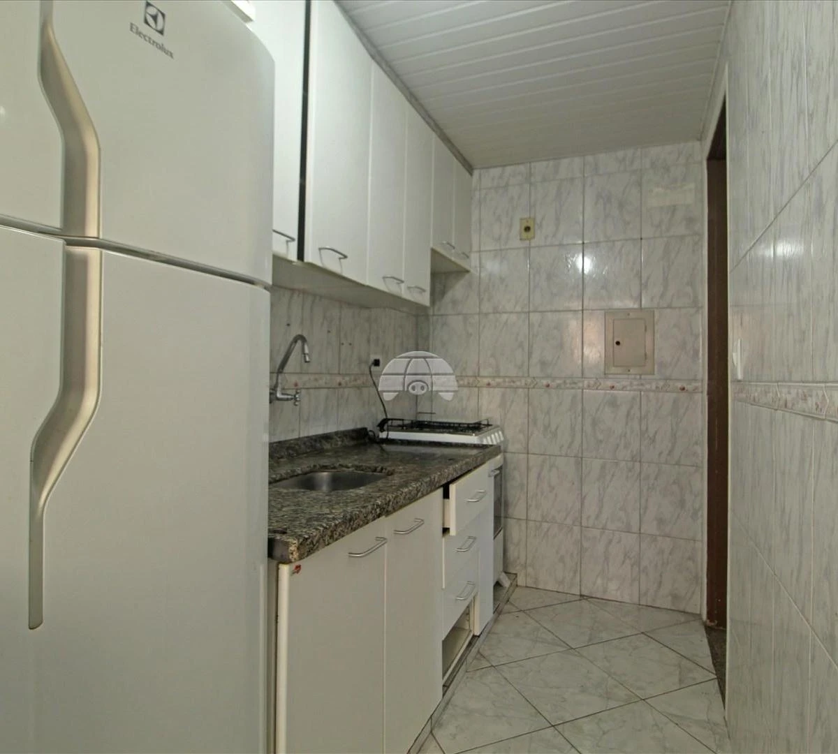 3-bedroom apartment with a washing machine — photo 3