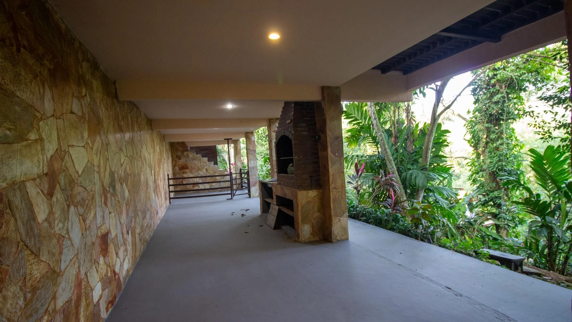 Casa com 4 quartos e 4 banheiros, com 3 vagas — photo 45