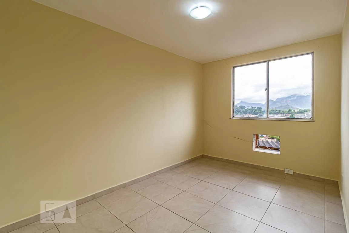 Unfurnished 2-bedroom apartment with a closed kitchen — photo 23