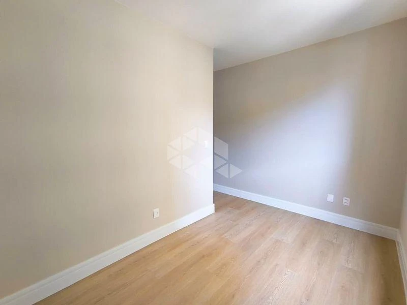 2-bedroom apartment with a water view — photo 19