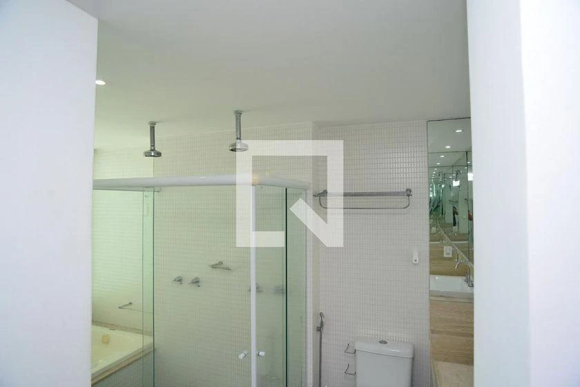 4-bedroom apartment with 250 m² and 3 en-suite baths — photo 29