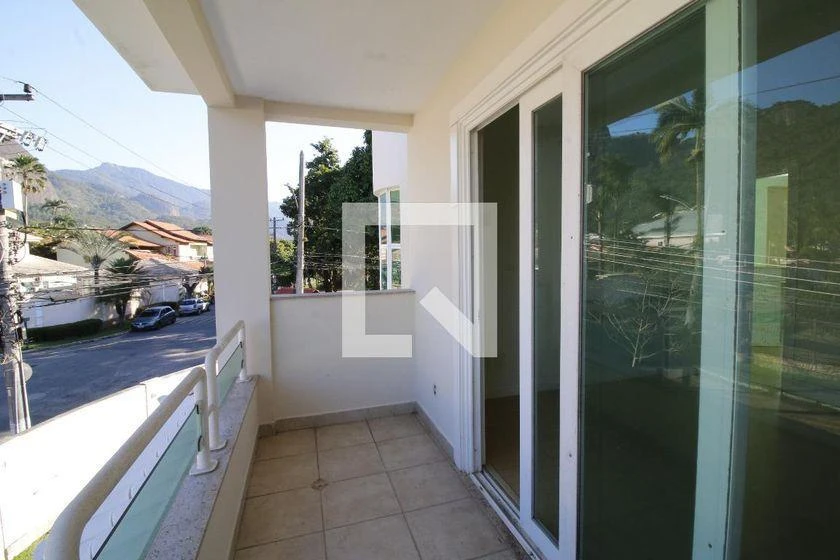 House with 4 en-suite bedrooms and 597 m², 4 parking — photo 41