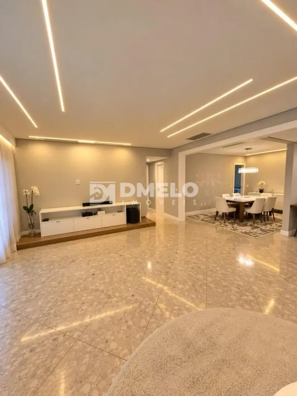 Apartamento mobiliado, 220 m², com janelas do piso ao teto — photo 4