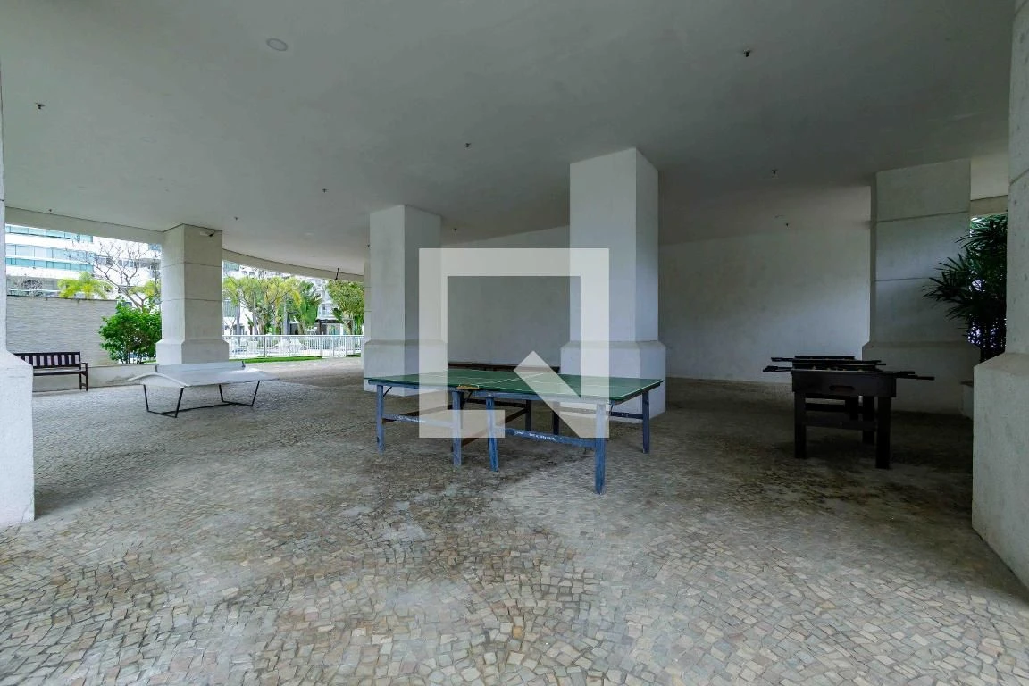 Rental apartment with 4 bedrooms and a glassed-in balcony — photo 75