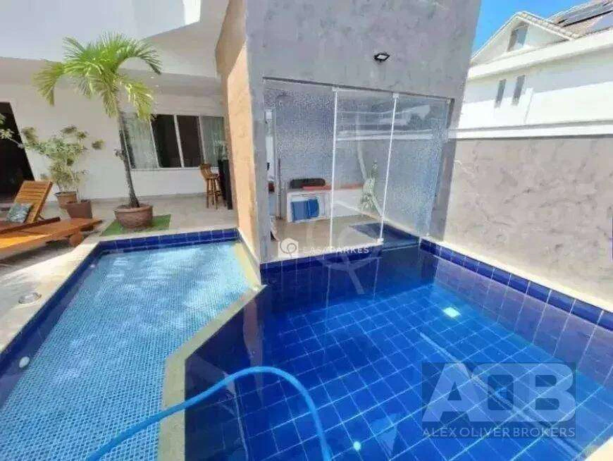 280 m² house with 5 bedrooms and an open-plan kitchen