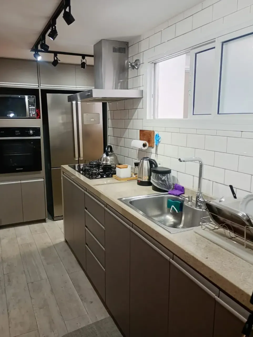 Furnished apartment with 3 bedrooms and 4 bathrooms — photo 18
