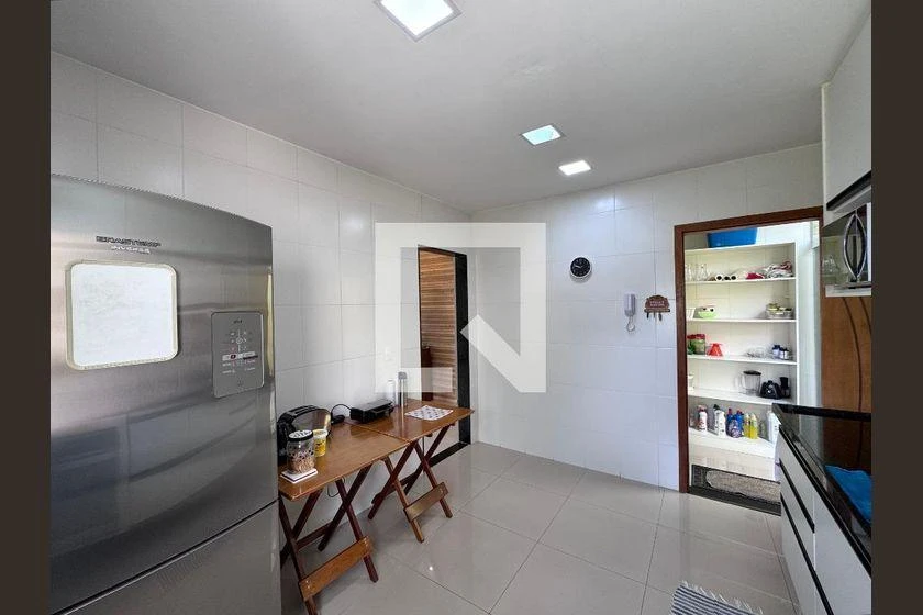 Furnished 367 m² apartment with 4 bedrooms and 3 parking — photo 9