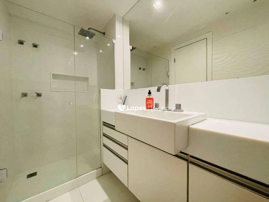 158 m² duplex penthouse with 3 bedrooms and 4 bathrooms — photo 8
