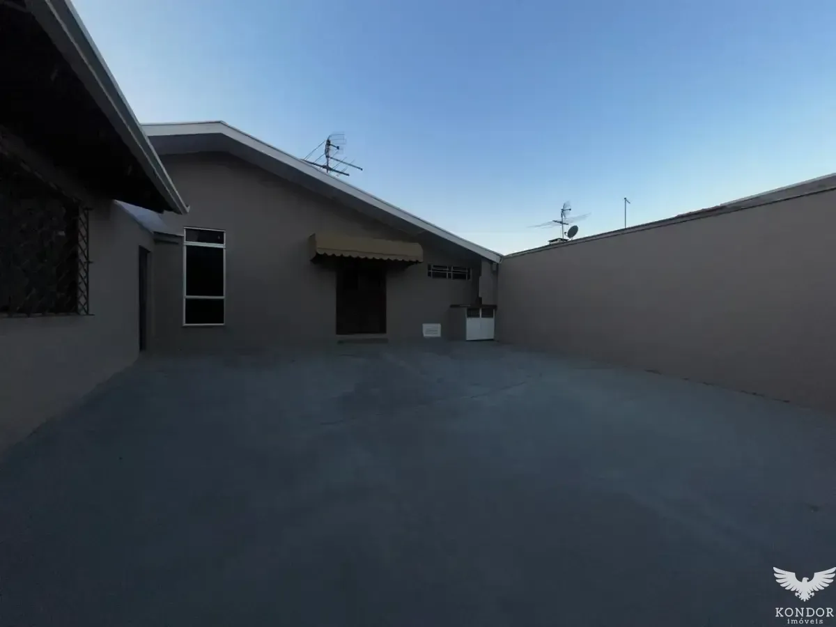 Single-level house with 220 m², 3 bedrooms and BBQ — photo 29
